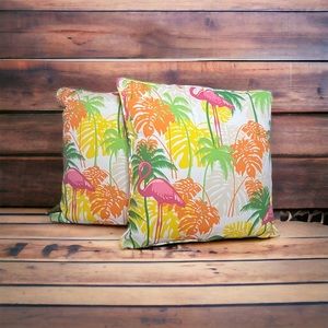 Outdoor throw pillows